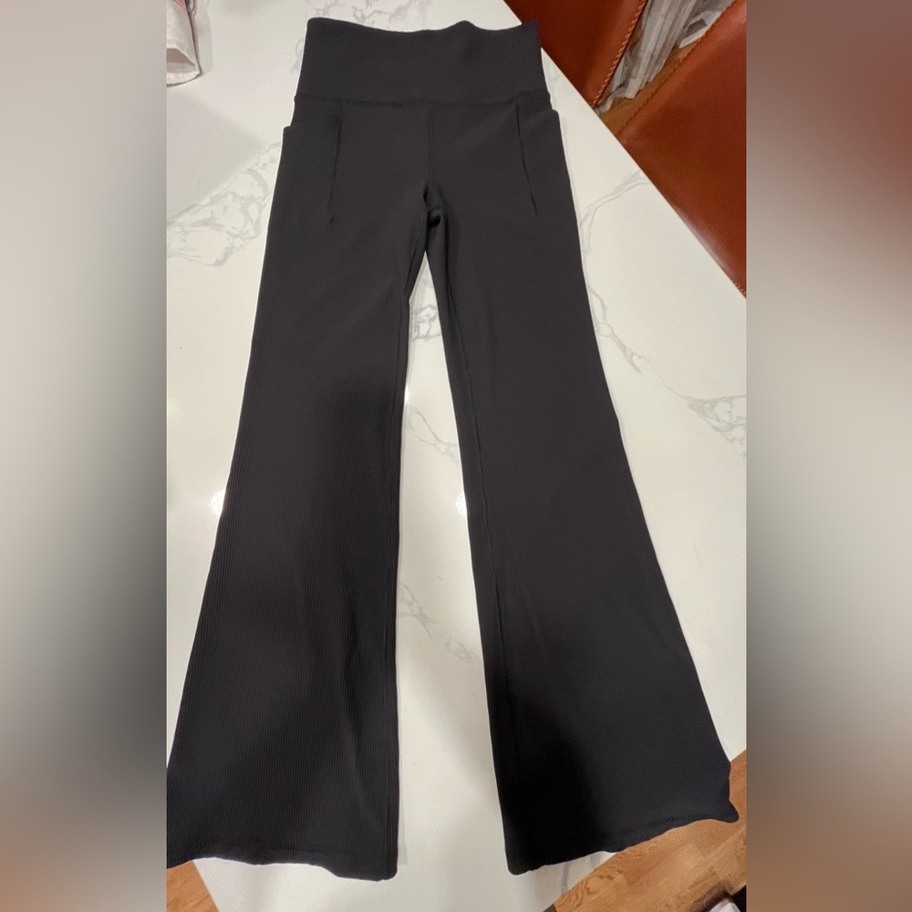 Athleta Salutation Stash Rib Flare